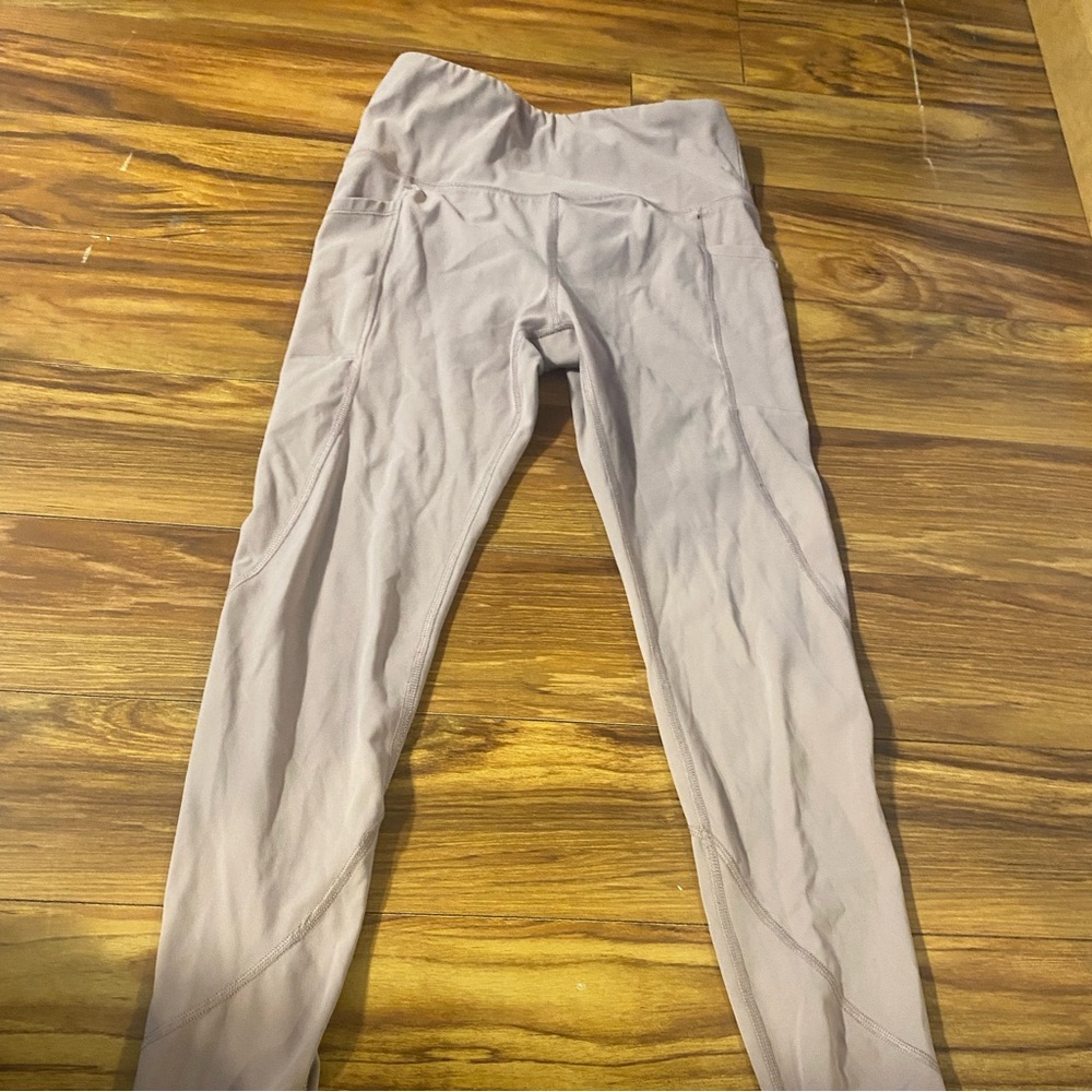 Light pink leggings with pockets